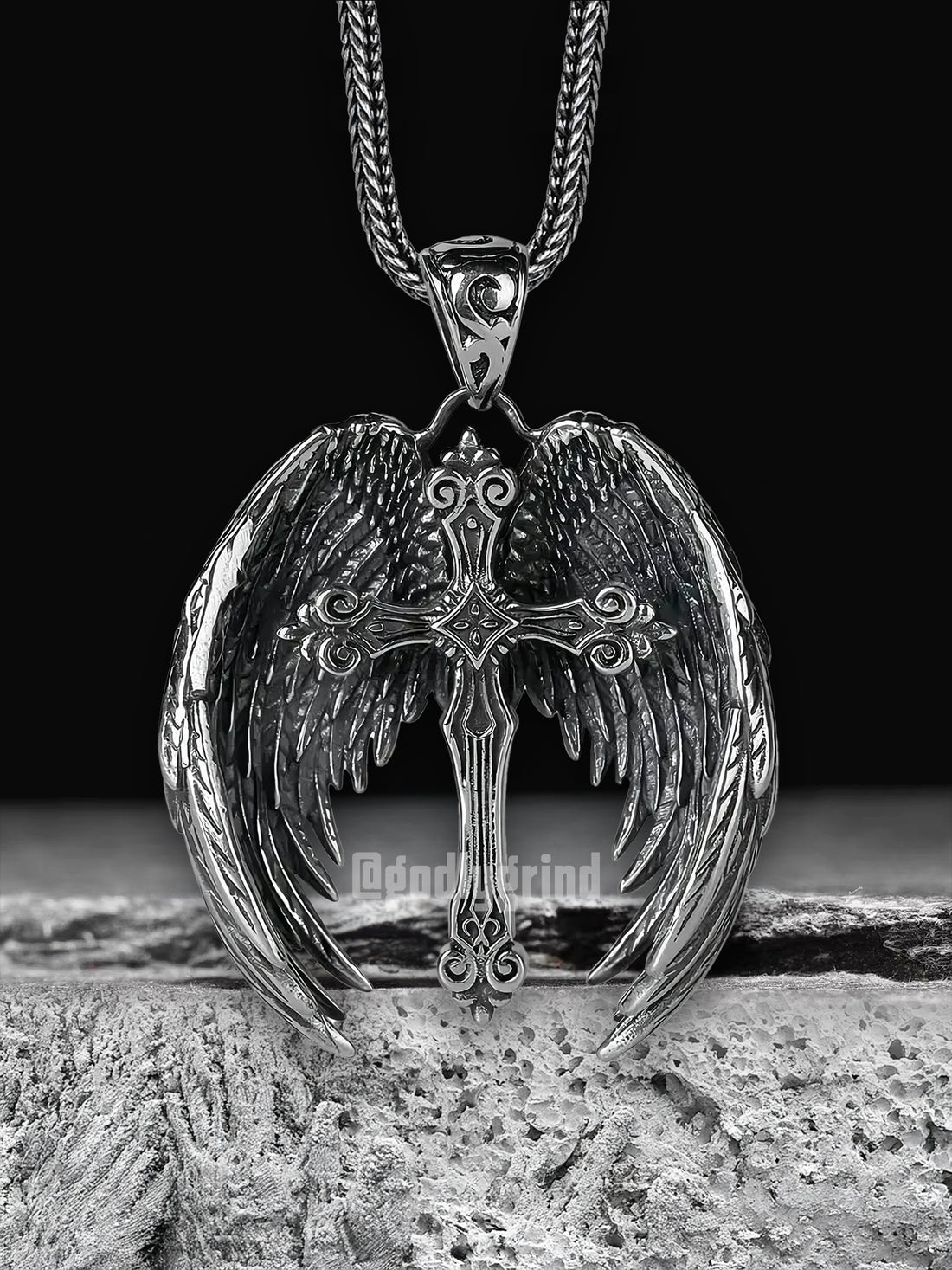 Angelic Cross Necklace – Symbol of Faith, Protection & Freedom